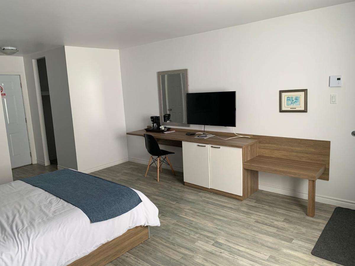 Motel Le Rond Point Metabetchouan Exteriör bild