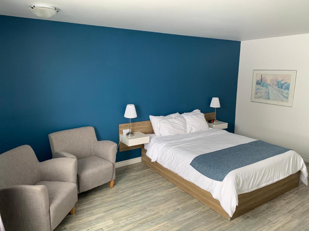 Motel Le Rond Point Metabetchouan Exteriör bild